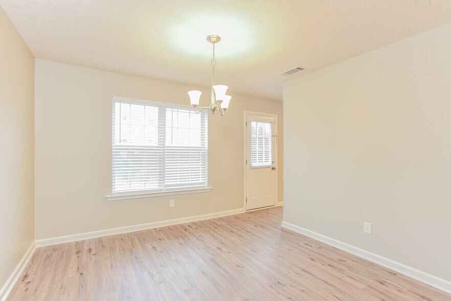 Building Photo - 1147 Benton Mason Dr