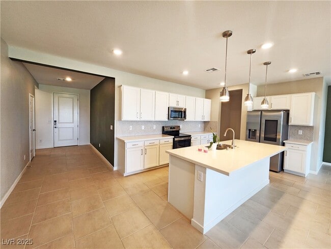 Building Photo - 4096 E Cactus Cyn Dr