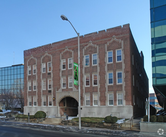 Building Photo - Summerville Court