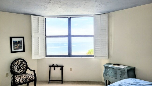 Building Photo - 1000 Longboat Club Rd