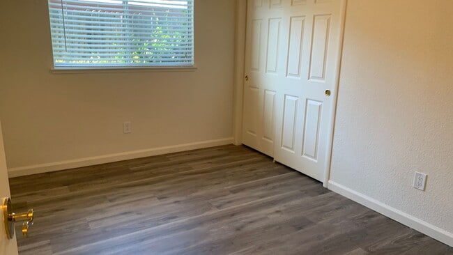 Building Photo - Adorable well maintained 3 bedroom 2 bath ...