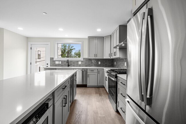 Building Photo - 3552 Warder St NW