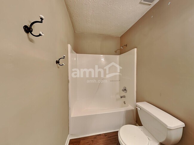 Building Photo - 1300 Wilkes Crest Dr