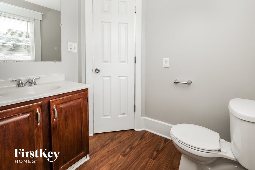 Building Photo - 814 Bowditch St