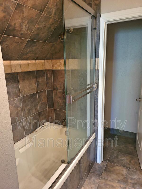 Building Photo - 434 Emerson St