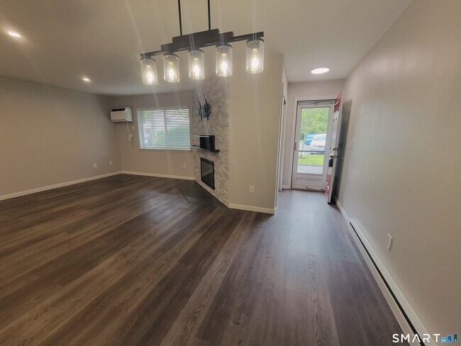 Building Photo - 73 Willow Springs