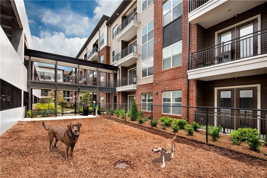 Building Photo - 658 Lindbergh Drive NE