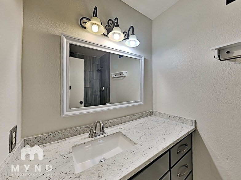 Building Photo - 97 Kenbrook Cir