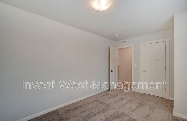 Building Photo - 6834 N 89th Loop