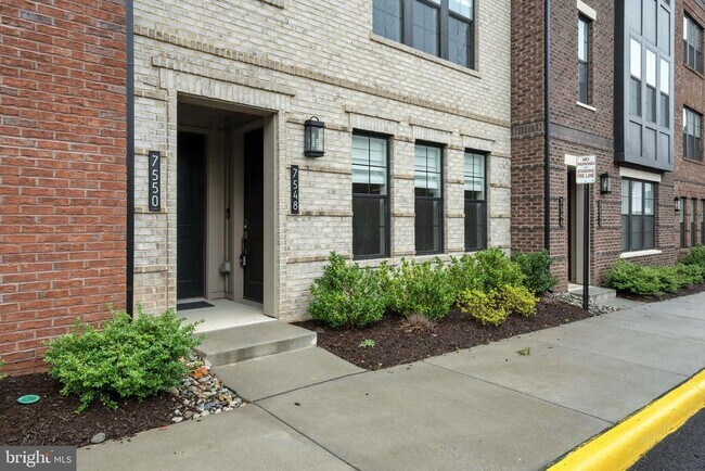 Building Photo - 7548 Sawyer Farm Wy