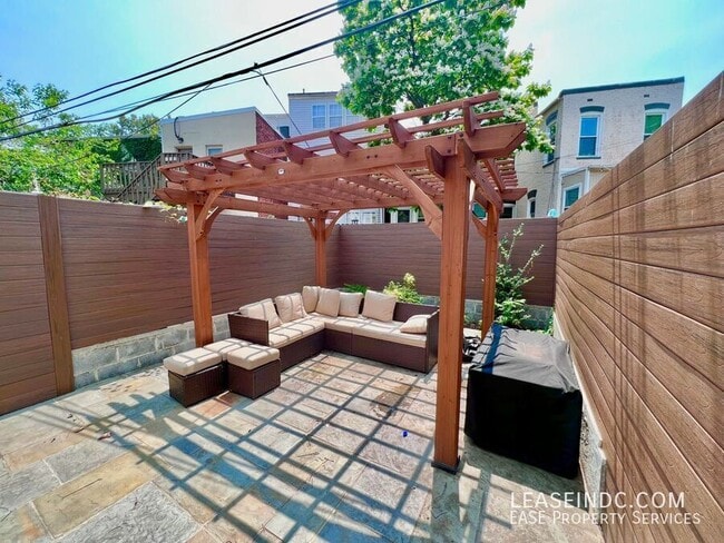 Building Photo - 32 N Street NW-