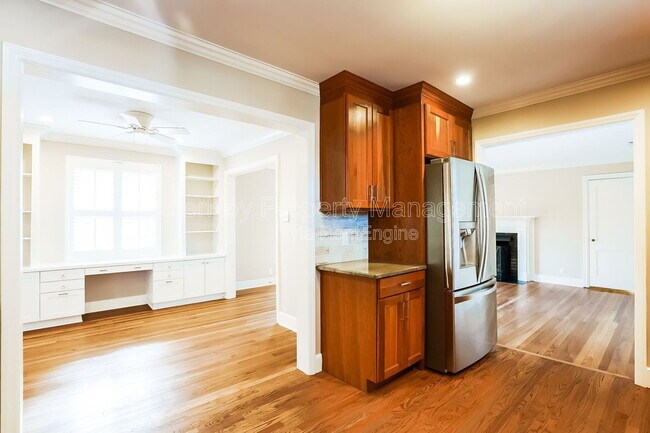 Building Photo - 3401 White Oak Rd