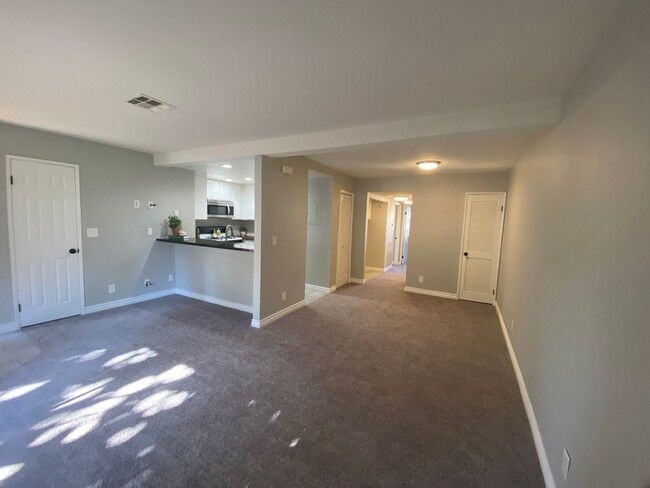 Primary Photo - 2 bed, 2 bath upgraded unit with community...