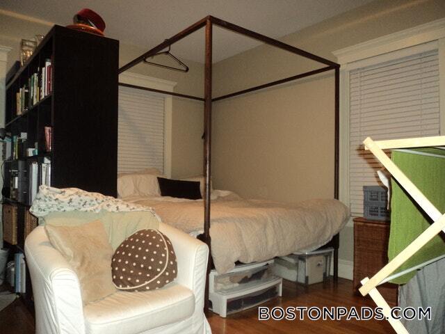 Building Photo - 117 Columbia St