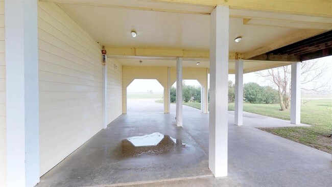 Building Photo - 909 Rancho Caribe Dr