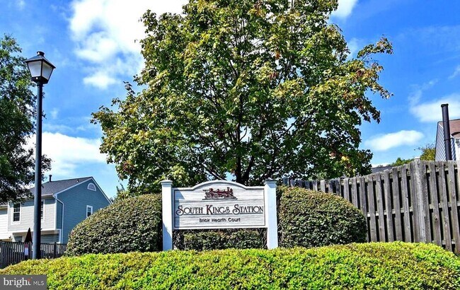 Building Photo - 6312 Chimney Wood Ct