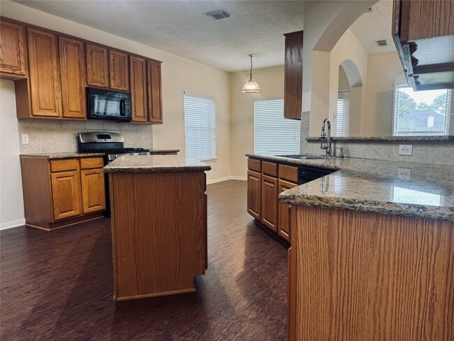 Building Photo - 3623 Pine Valley Dr