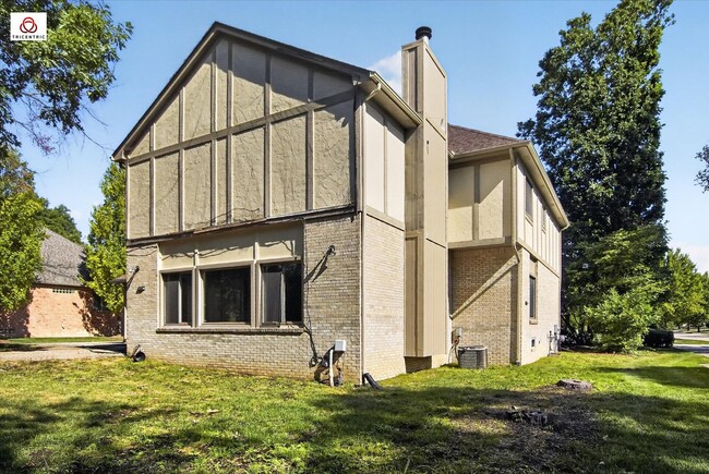 Building Photo - 1431 Provincial Dr