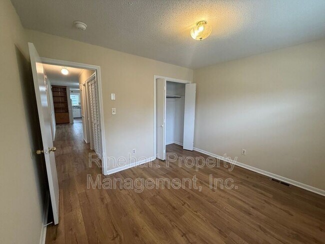 Building Photo - 1570 Marett Blvd