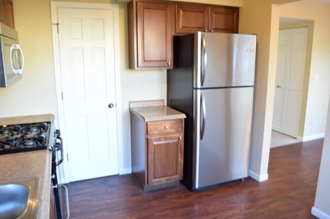 Building Photo - 1256 Robin Dr