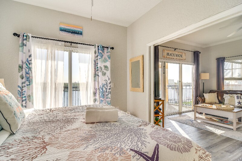 Building Photo - 10315 Gulf Blvd