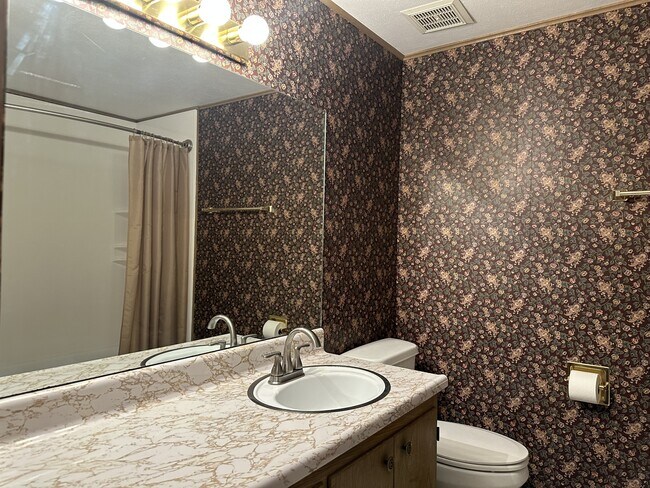 Building Photo - 260 Mark Twain Dr