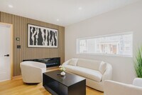 Building Photo - 99 Bennington St