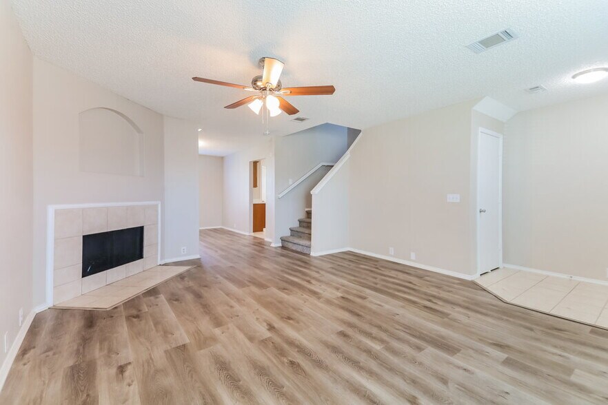 Building Photo - 4300 Sonoma Dr