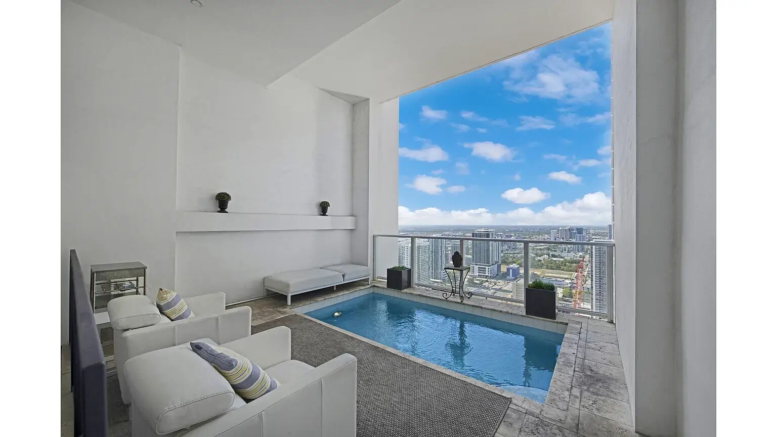 Building Photo - 1040 Biscayne Blvd