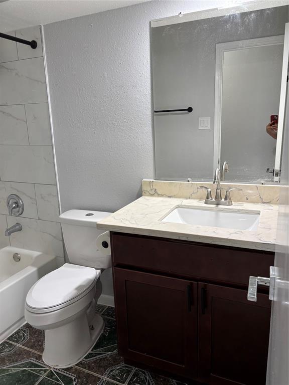 Building Photo - 3139 Wuthering Heights Dr