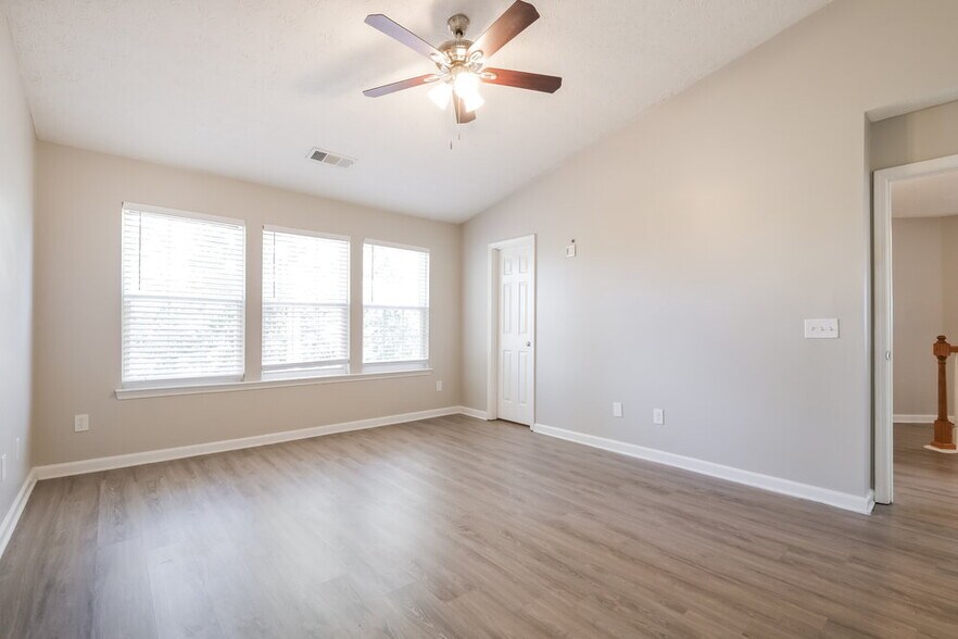 Building Photo - 1374 Ivey Pointe Dr SE