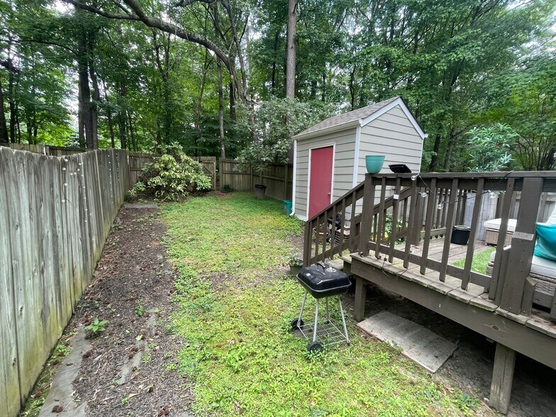 Building Photo - 2034 Airy Cir