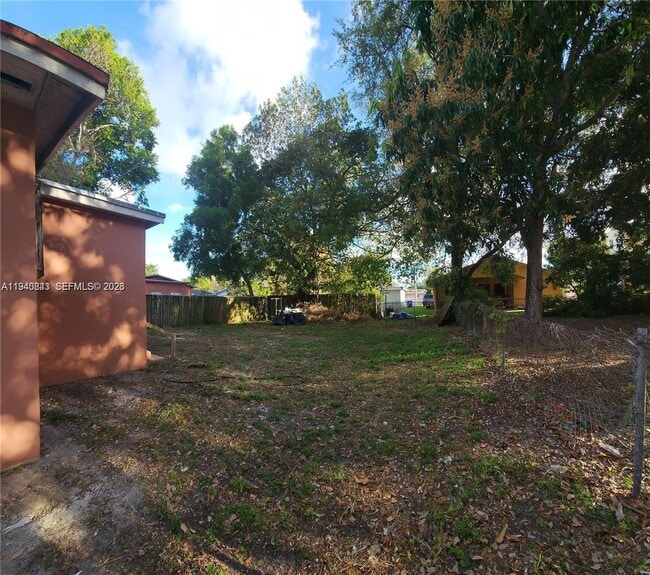 Building Photo - 920 NW 55th Ter