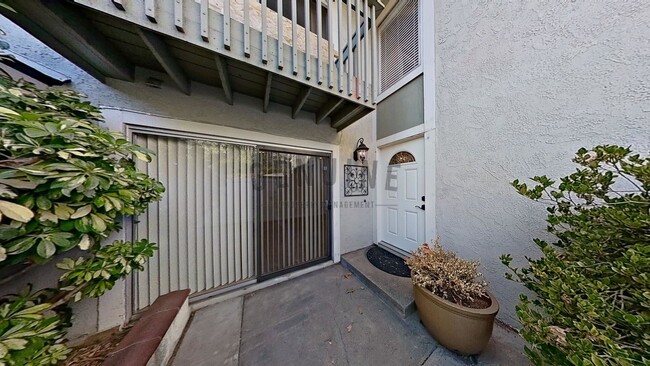 Building Photo - Wonderful 3 Bedroom Townhouse in Laguna Hi...