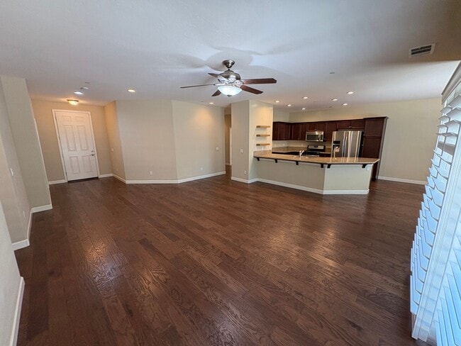 Building Photo - SE Visalia home Coming Soon!!