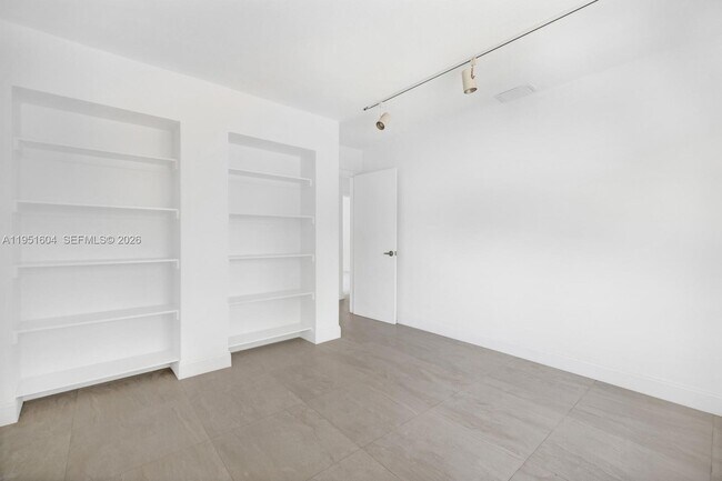 Building Photo - 2045 SW 125th Ct