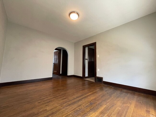 Building Photo - 3 Bedroom Home In Hammond With Central AIR