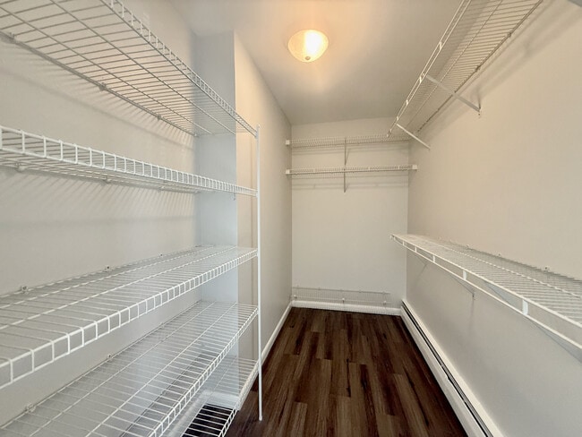 Building Photo - 337 N Carter St