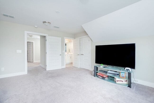 Building Photo - Coming Soon – Room to Spread Out! 4BR, 3.5BA Home Near Liberty Creek Schools