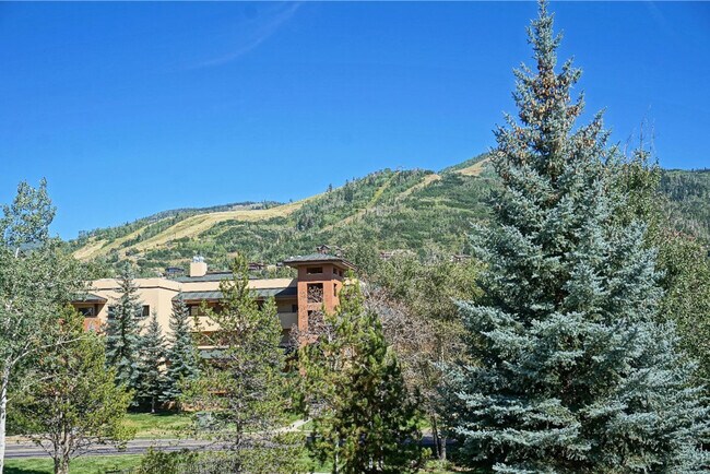 Building Photo - 2755 Waterstone Ln