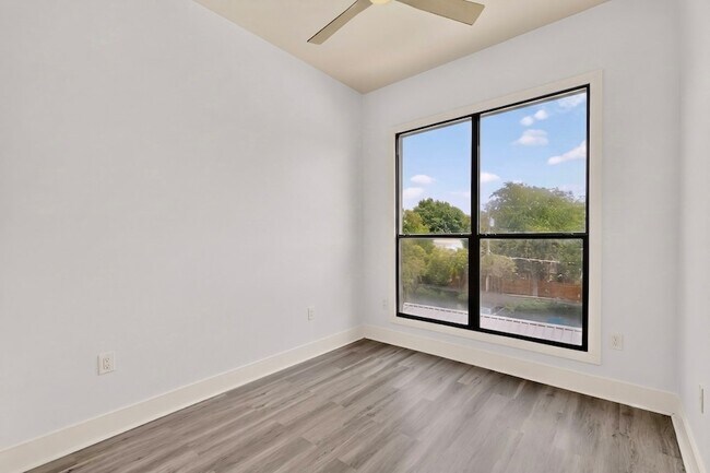 Building Photo - 4414 Cedar Springs Rd