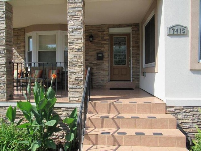 Building Photo - Fantastic 4bd/4ba home! Let yourself in!