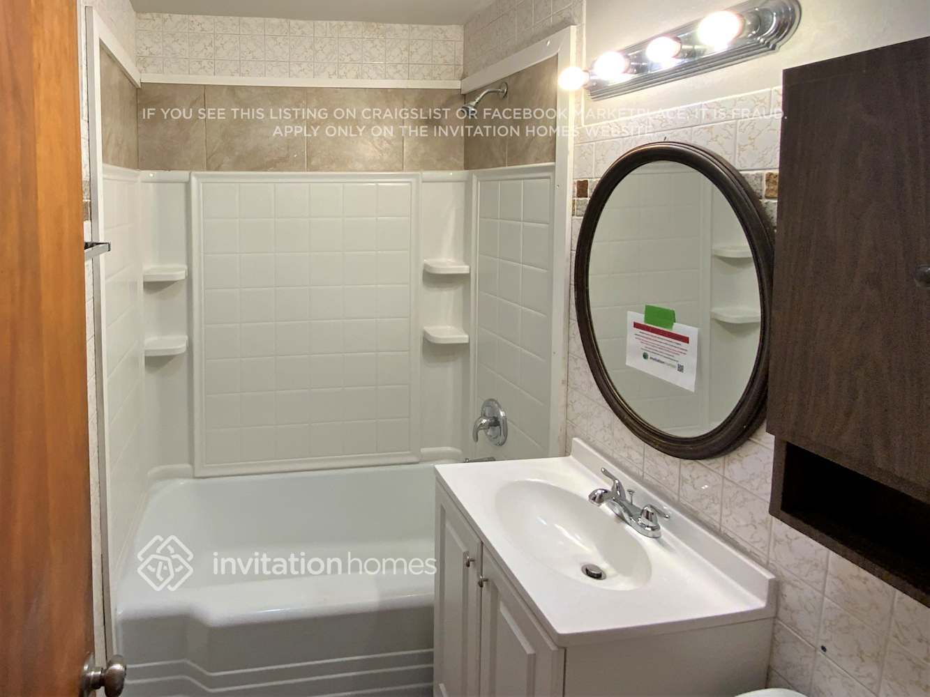 Building Photo - 8834 S Troy Ave