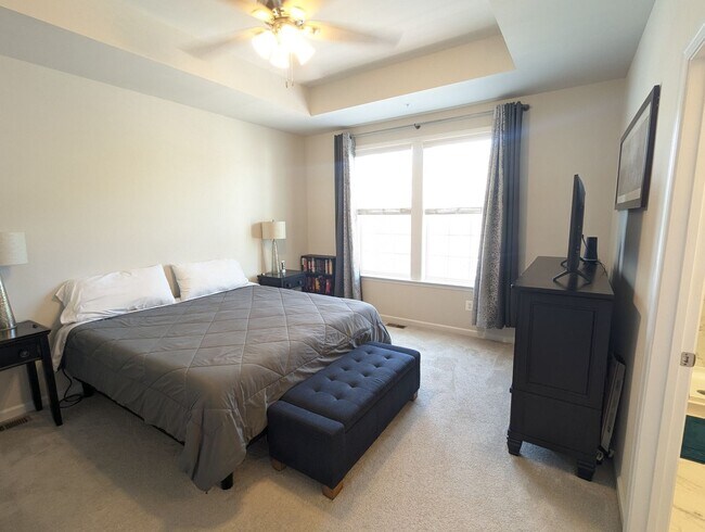 Building Photo - END UNIT newer build in ideal Frederick lo...