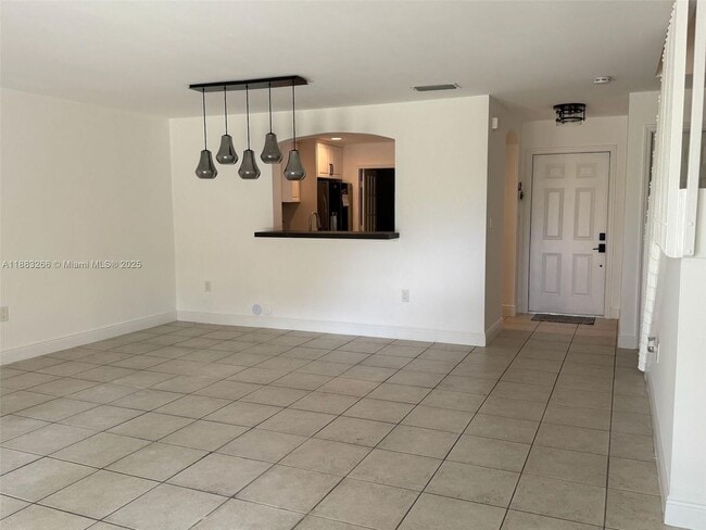 Building Photo - 7065 SW 164th Ct