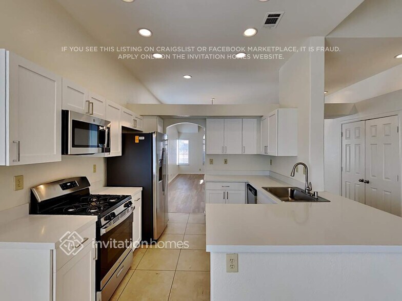 Building Photo - 4508 Plano Dr