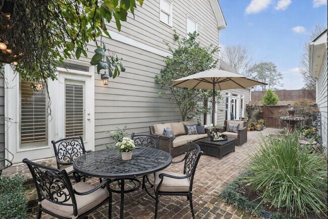 Building Photo - 2979 Gateland Square