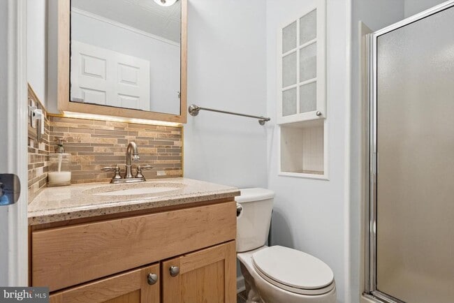 Building Photo - 284 Parker Ave