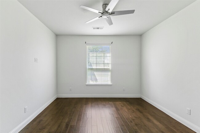 Building Photo - 4424 Overbrook Dr
