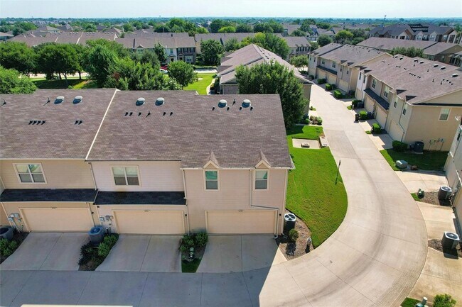 Building Photo - 6900 Carrington Ln